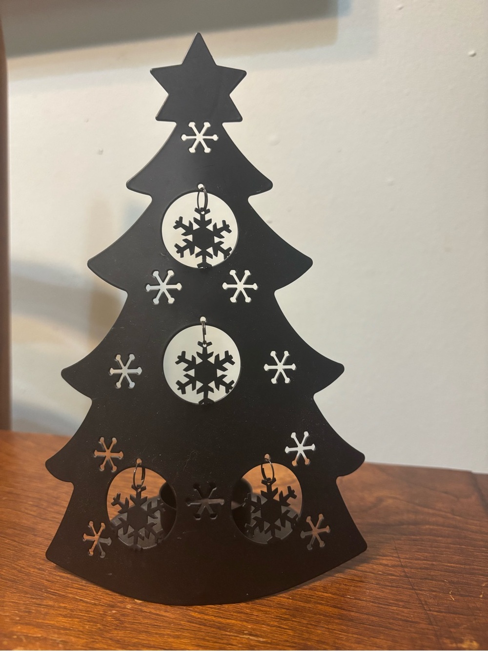 Black Metal Christmas Tree Holiday luminary Décor